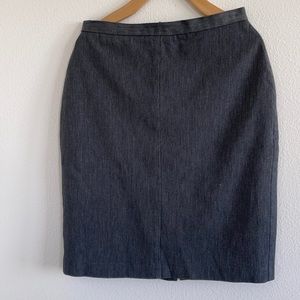 Old Navy grey shirt size 2 excellent condition!